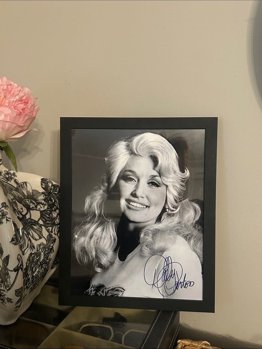 8x10 vintage Dolly Parton Autographed Photo black/white